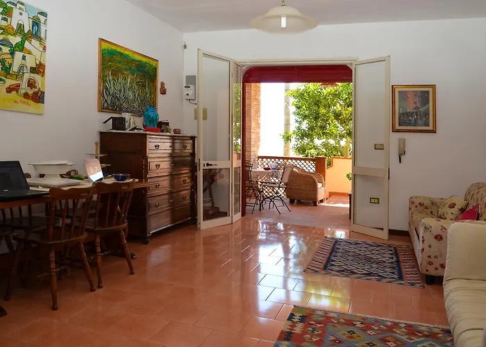 Casa Dell'ospite * 莱乌卡